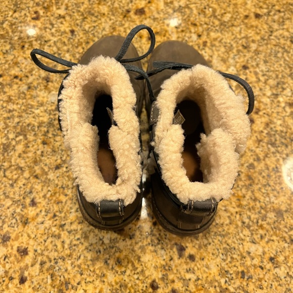 Ugg Australia Cove Womens Ankle Boots Size 7 Brown Leather Shearling Lined 5136 - Picture 8 of 10